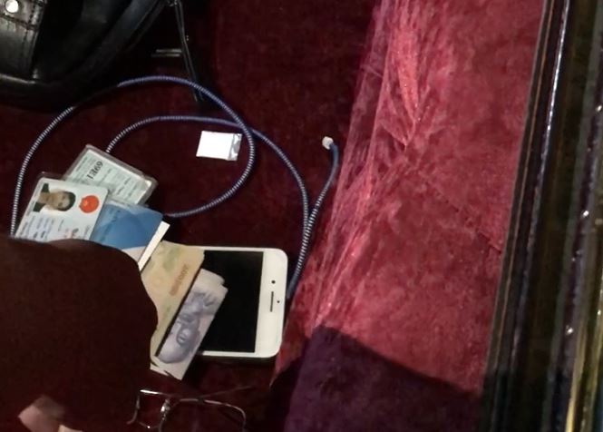 Hàng chục tiếp viên múa khiêu dâm trong nhà hàng trung tâm Sài Gòn